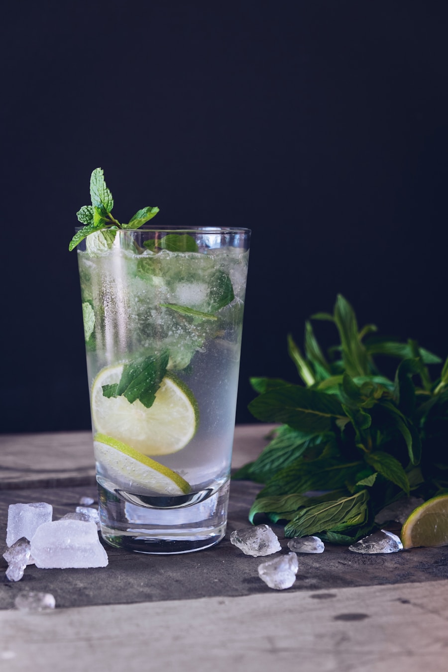 Limonada fresca de Teresa Poné la Mesa — natural con limón, menta y hielo